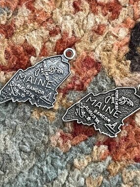 VINTAGE Maine State Map Sterling Silver Charms (2)